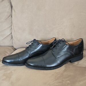 Elegant Black Leather Men's Oxfords